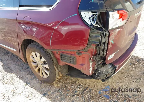 2018 Chrysler Pacifica Touring L из США, поврежденный, VIN 2C4RC1BG3JR120073